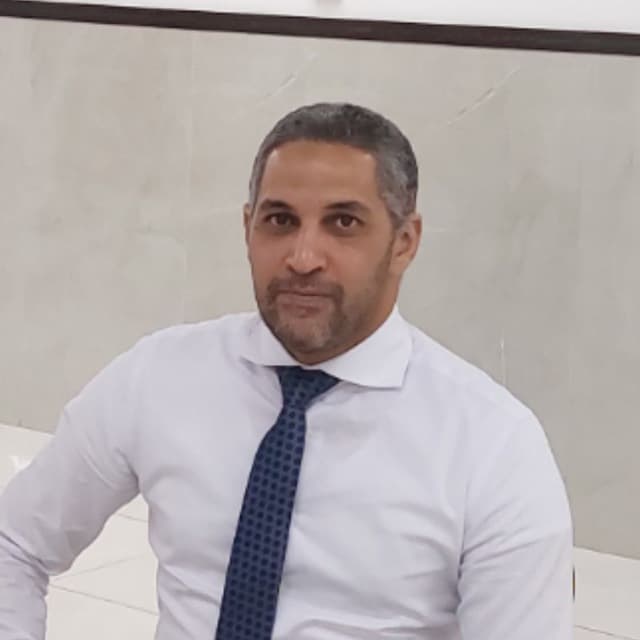 Ahmed E. - معلم الفيزياء